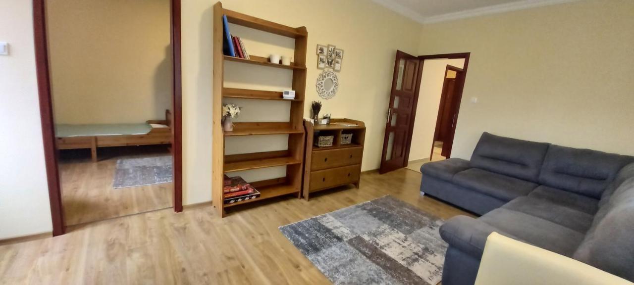 Megyeri Apartman Pocsmegyer Экстерьер фото